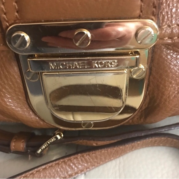 Michael Kors Brown Charlton Crossbody Bag - Picture 3 of 6